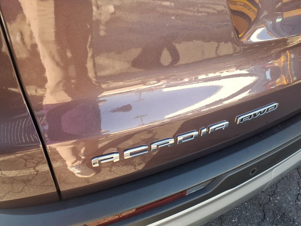2024 GMC Acadia Elevation