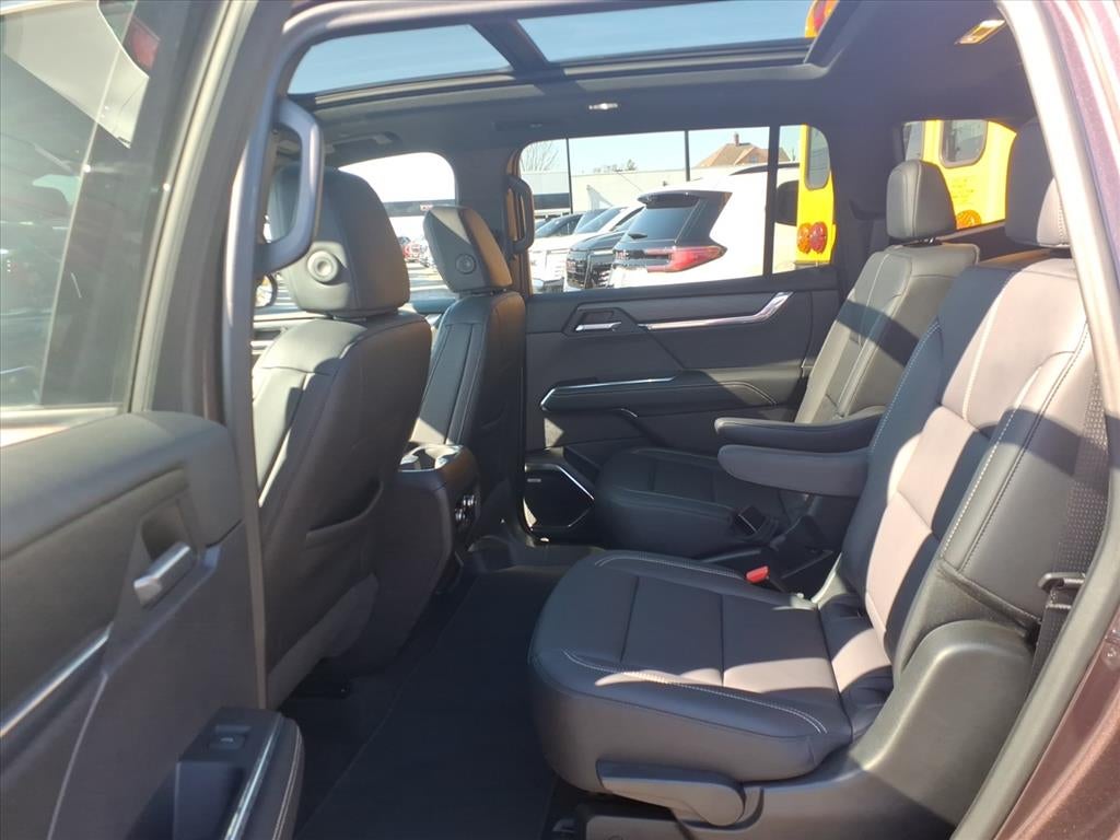 2024 GMC Acadia Elevation