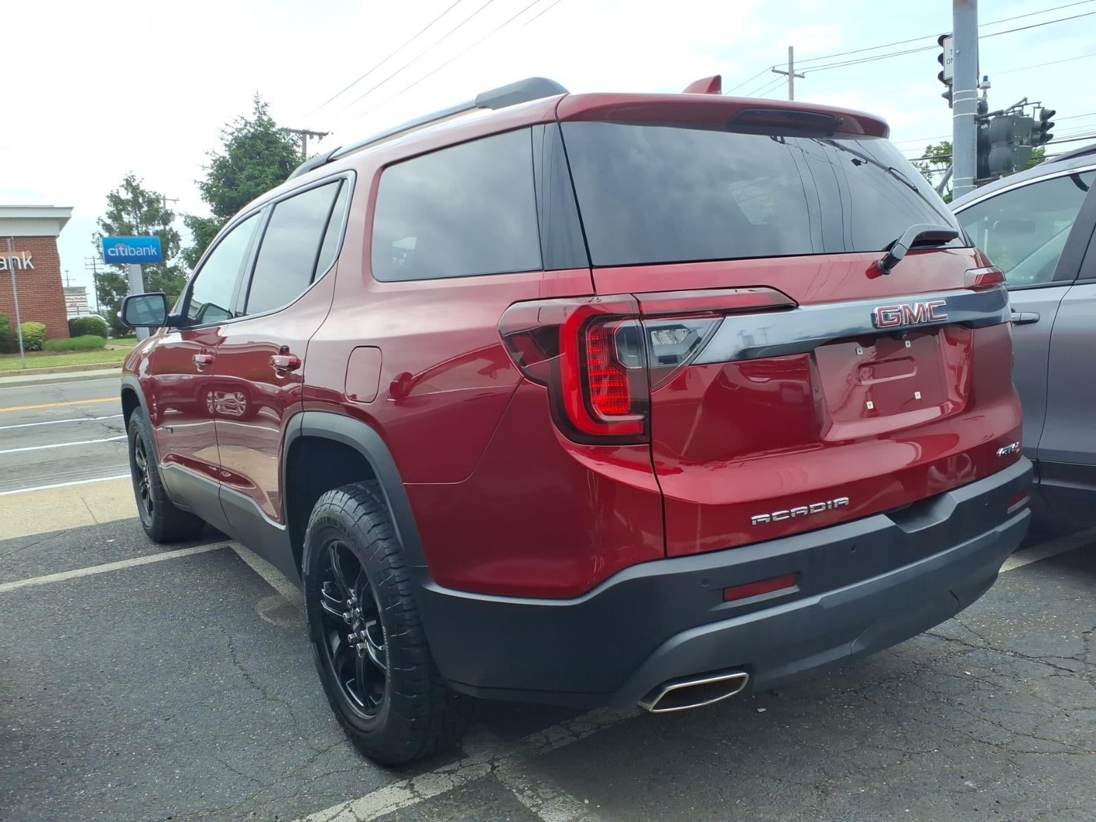 2023 GMC Acadia AT4