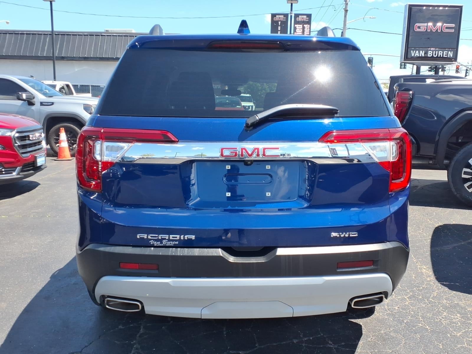 2023 GMC Acadia SLE