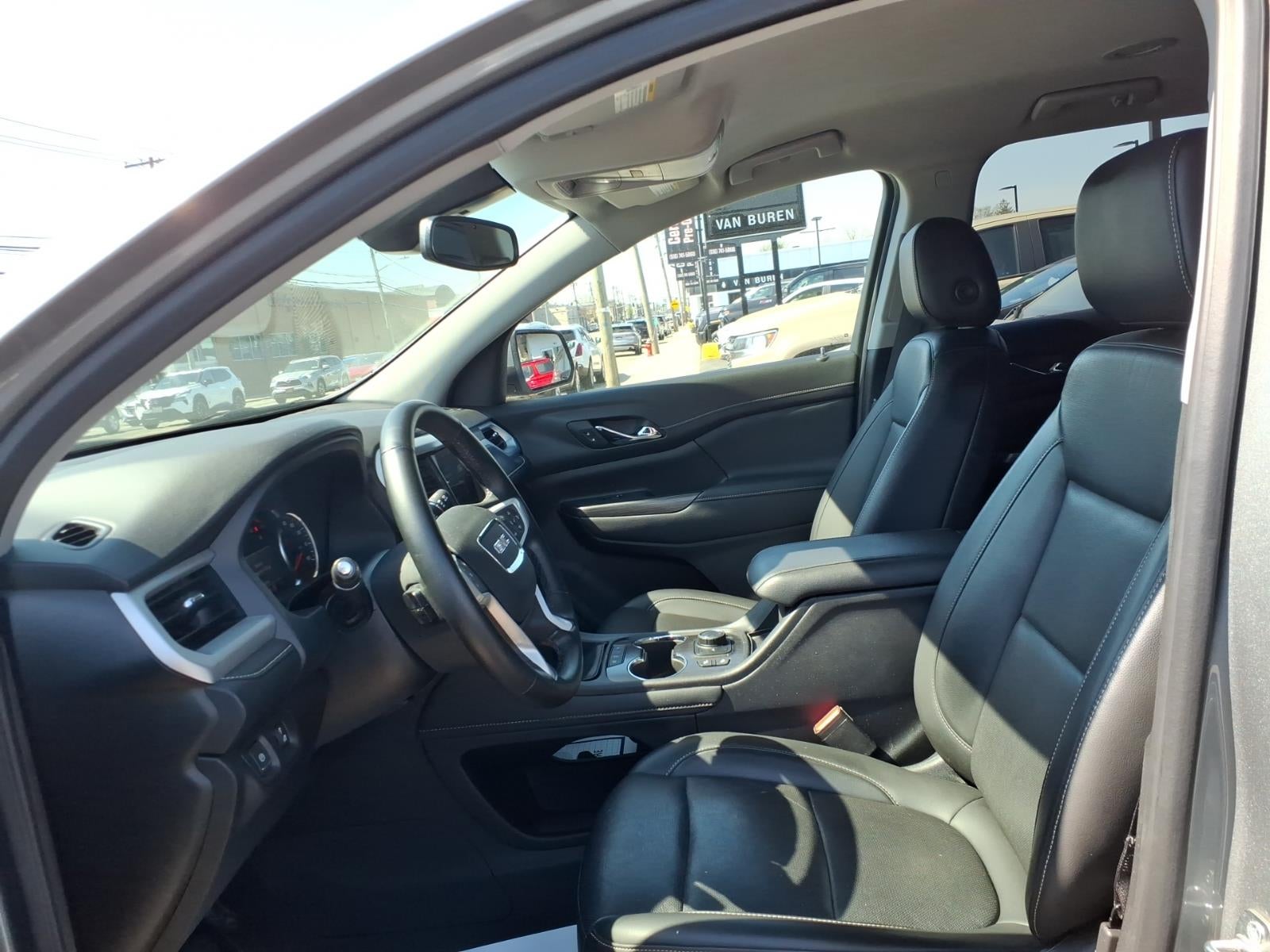 2023 GMC Acadia SLT
