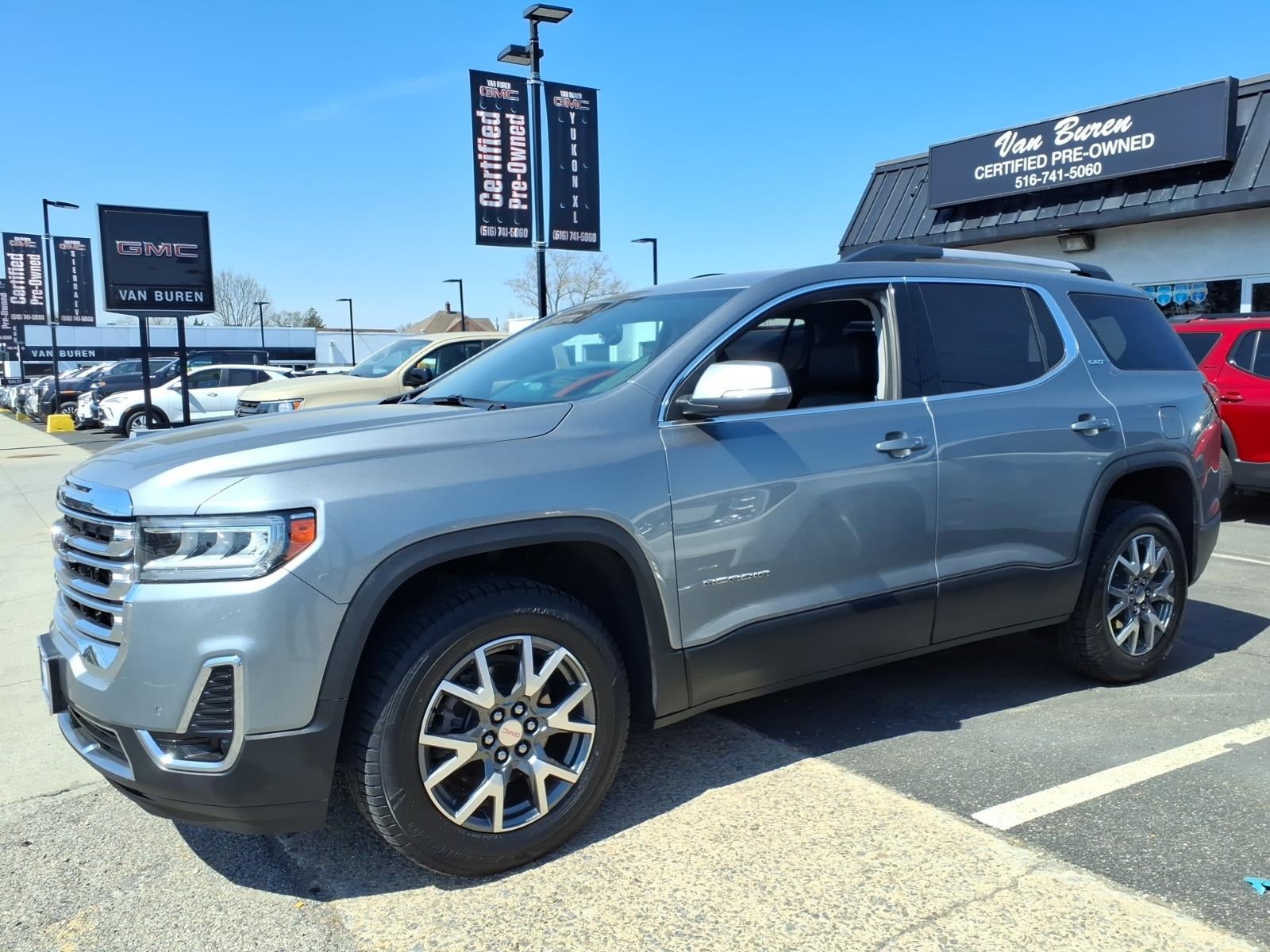 2023 GMC Acadia SLT