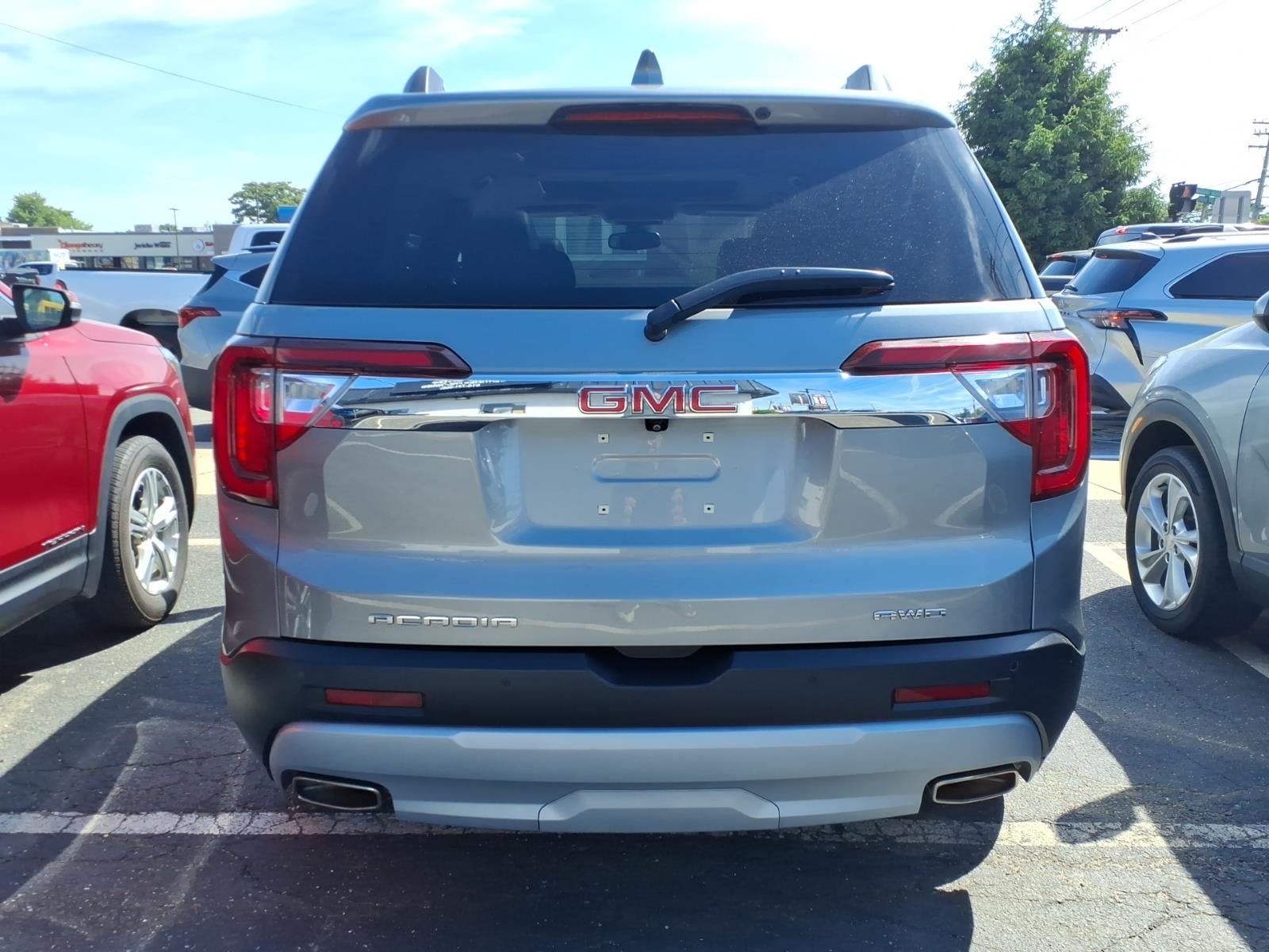 2023 GMC Acadia SLT
