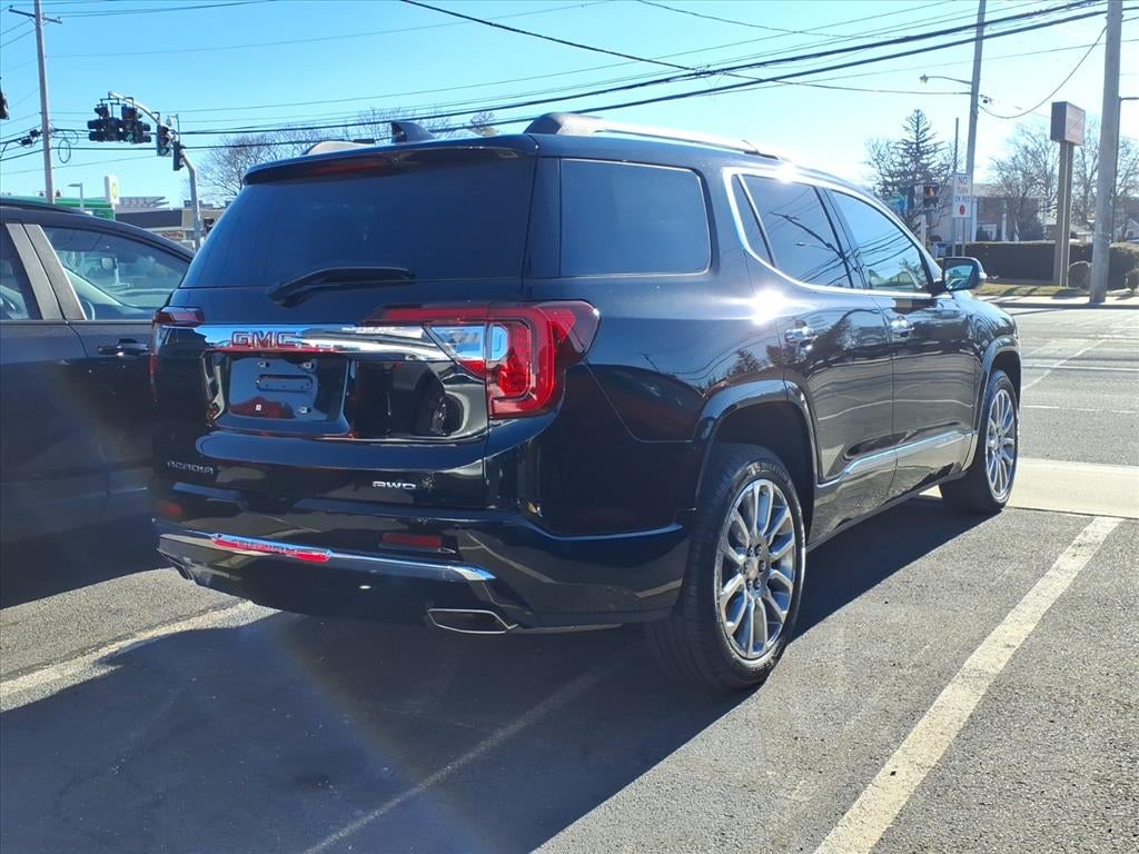 2023 GMC Acadia Denali
