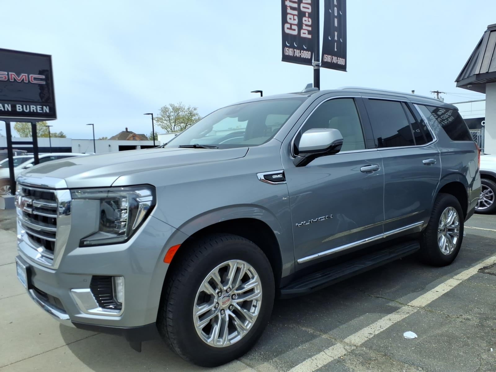 2023 GMC Yukon SLT
