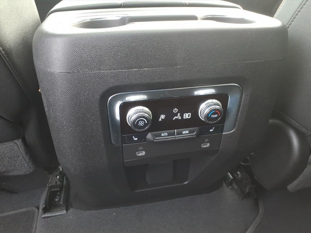 2023 GMC Yukon XL AT4