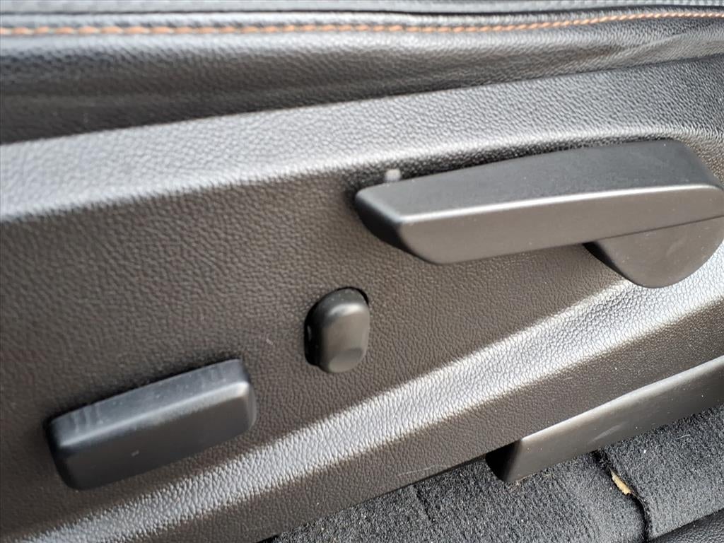 2022 GMC Canyon AT4 - Leather