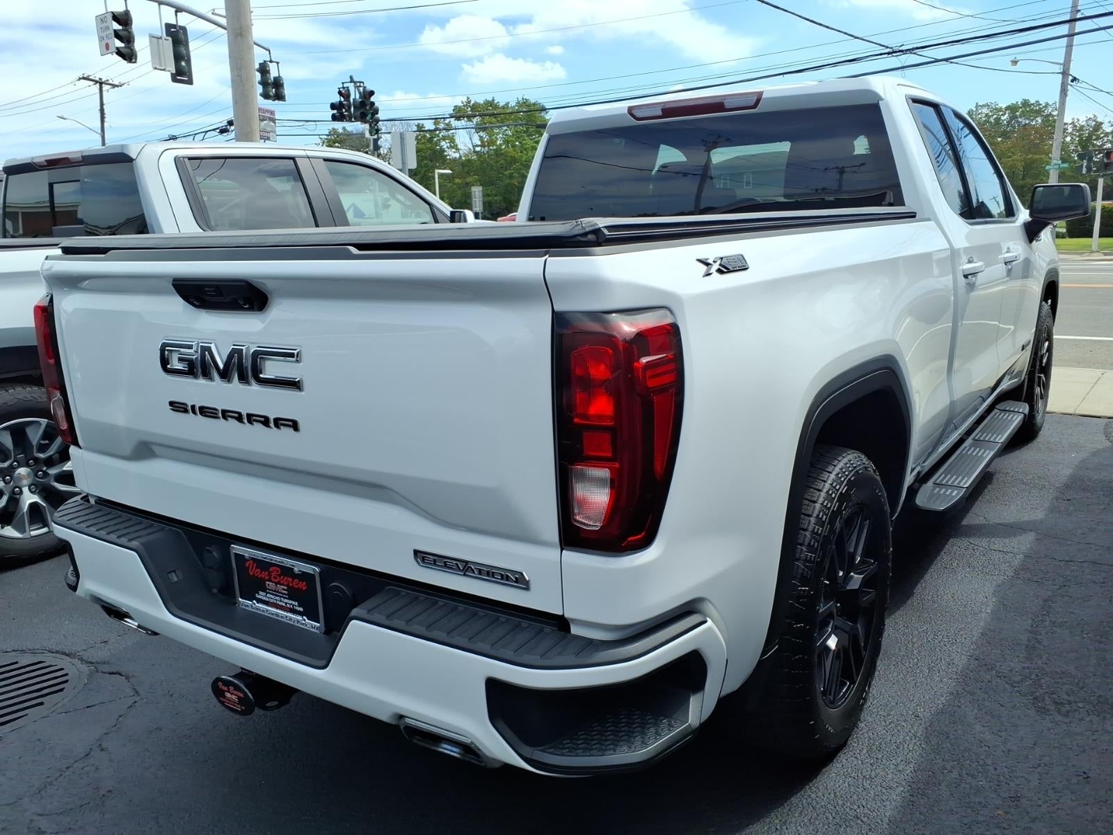 2023 GMC Sierra 1500 Elevation