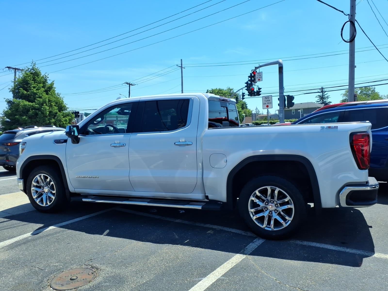 2021 GMC Sierra 1500 SLT